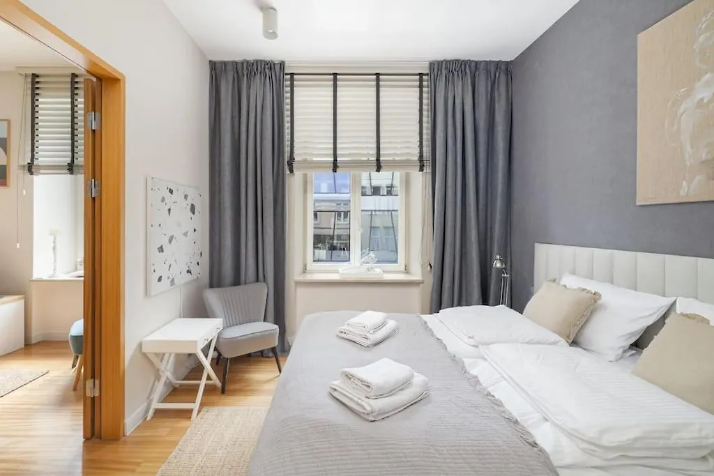 Chmielna City Center Apartment With Bath Warsaw