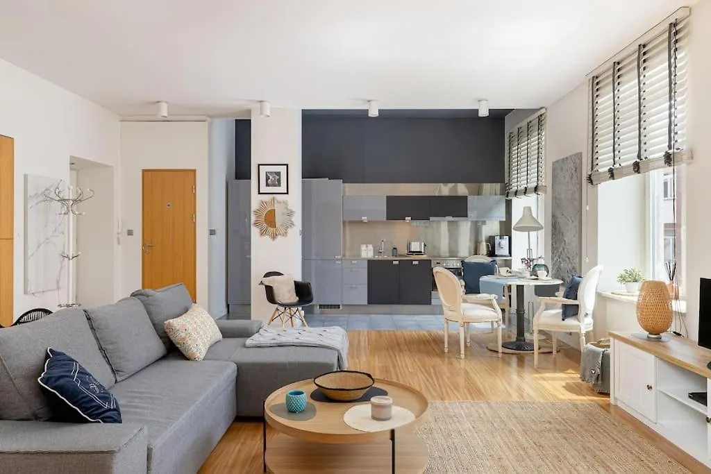Chmielna City Center Apartment With Bath Warsaw