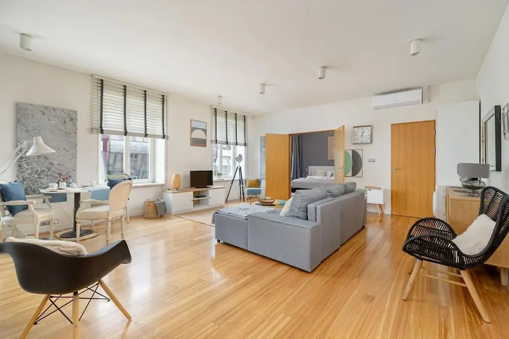 Chmielna City Center Apartment With Bath Warsaw