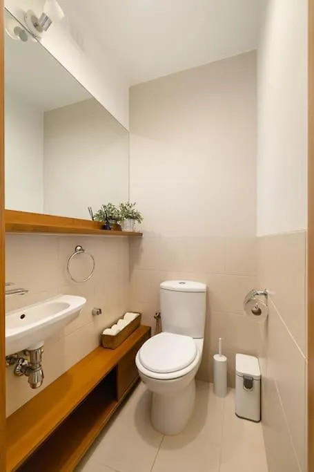 Chmielna City Center Apartment With Bath Warsaw