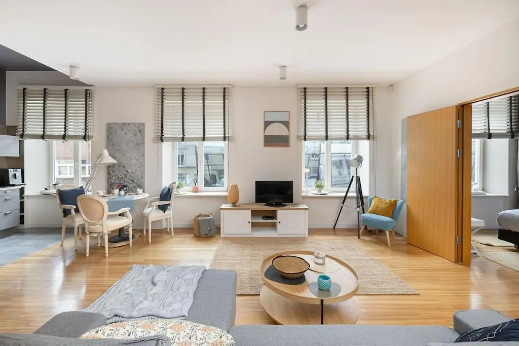 Chmielna City Center Apartment With Bath Warsaw Poland