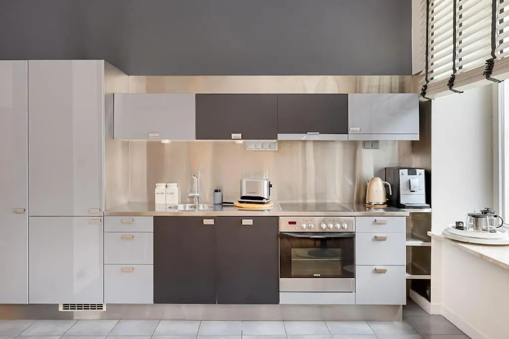 Chmielna City Center Apartment With Bath Warsaw