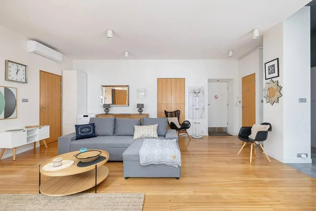 Chmielna City Center Apartment With Bath Warsaw